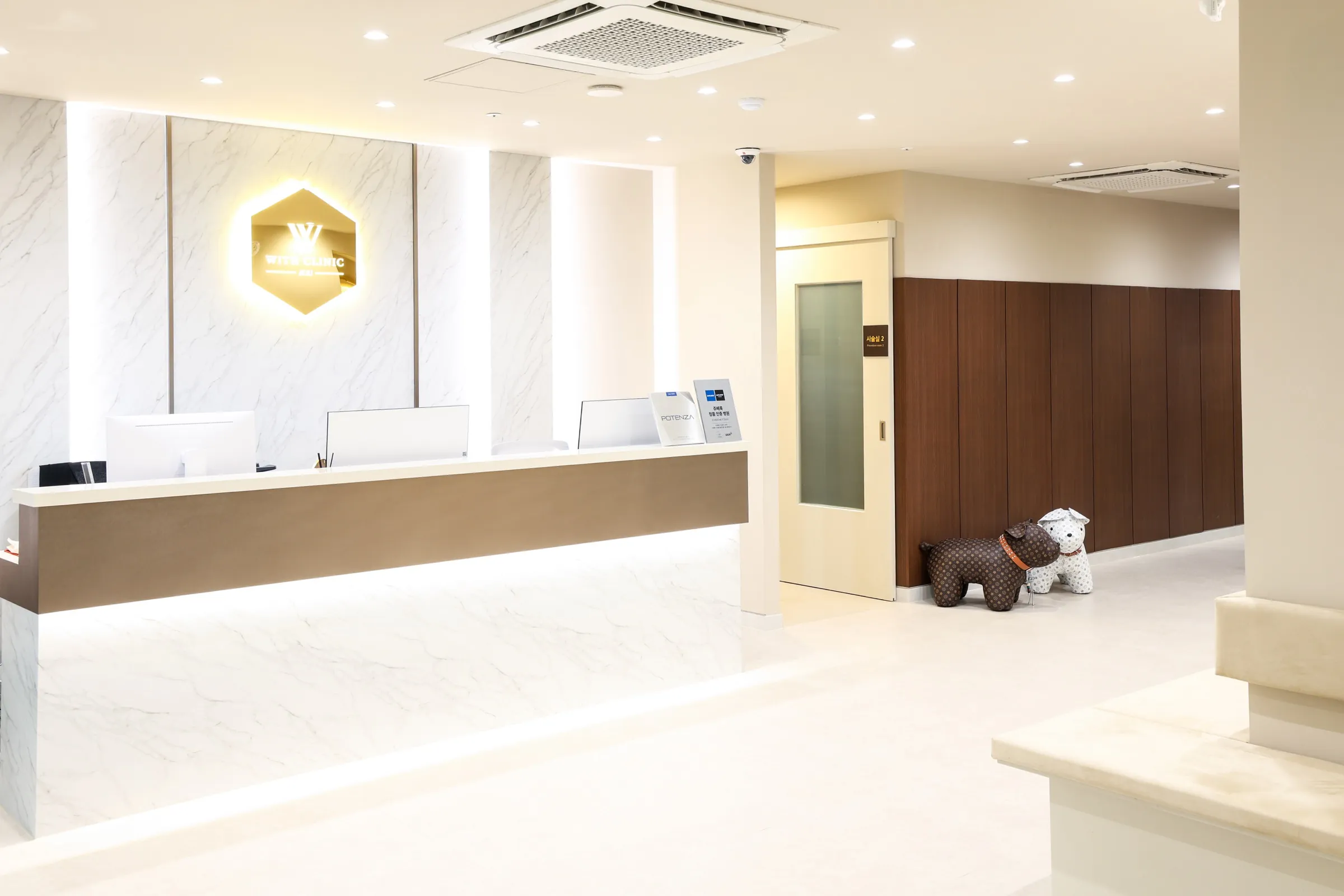 WITH CLINIC Waiting Lounge